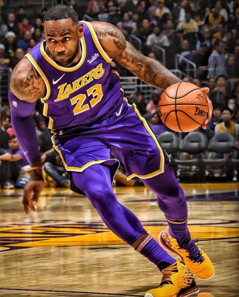 波兰主帅：要帮扎莱夫斯基找回状态；我觉得莱万还没决定未来（波兰主帅：将助扎莱夫斯基找回状态；莱万的未来尚未敲定）