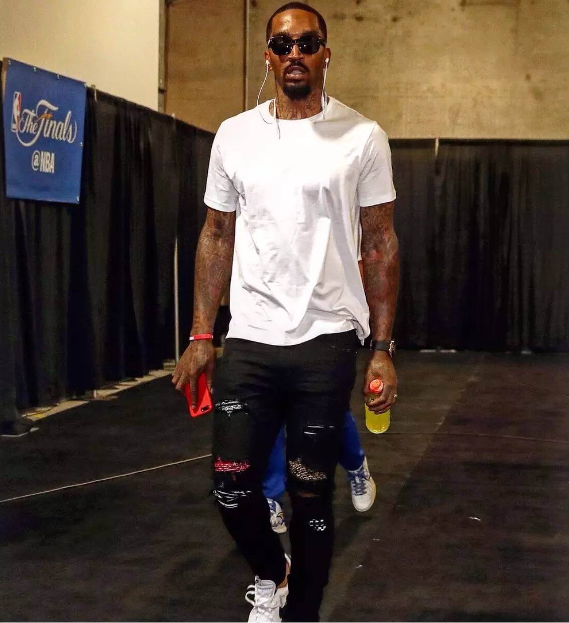 打球时遇到这样的防守人你会怎么办？（打球遇上这种防守，你会怎么应对？）