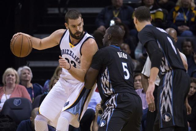 弗里克：没有练过让亚马尔踢10号位的打法；最后球员们太累了（弗里克：未演练亚马尔司职10号的战术；末段球员体能透支）